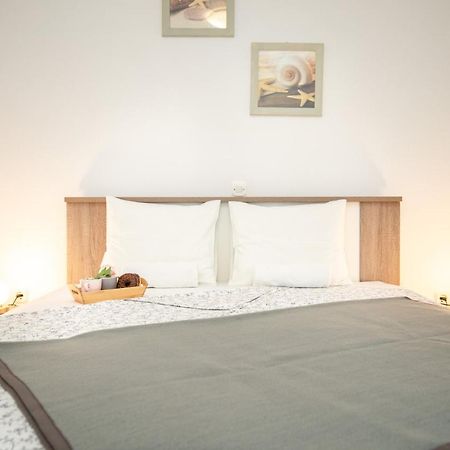 Apartments Doris, Krk 克尔克 外观 照片