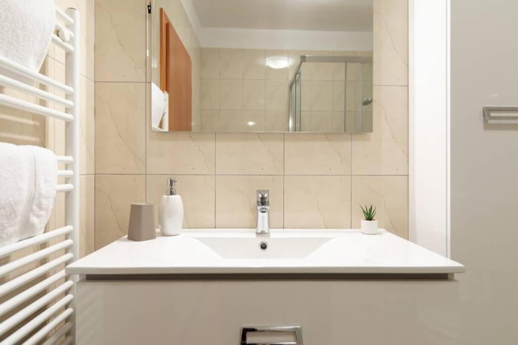 Apartments Doris, Krk 克尔克 外观 照片