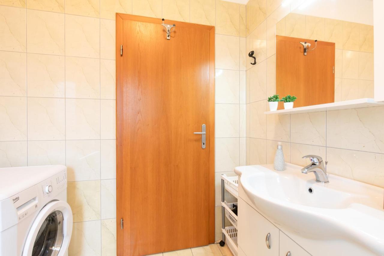 Apartments Doris, Krk 克尔克 外观 照片