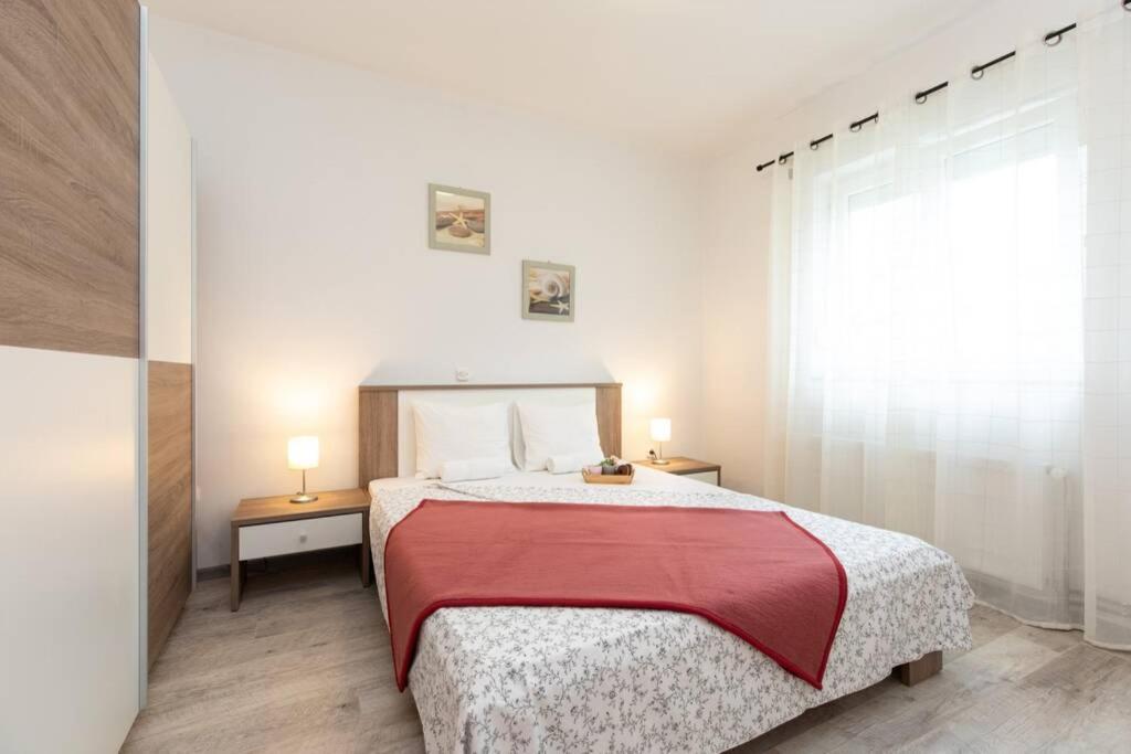 Apartments Doris, Krk 克尔克 外观 照片