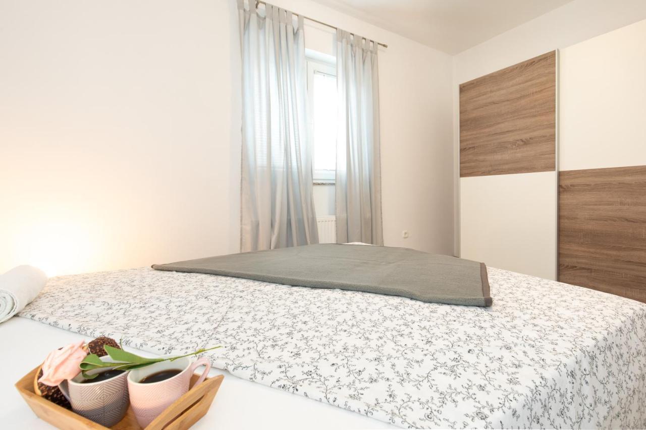 Apartments Doris, Krk 克尔克 外观 照片