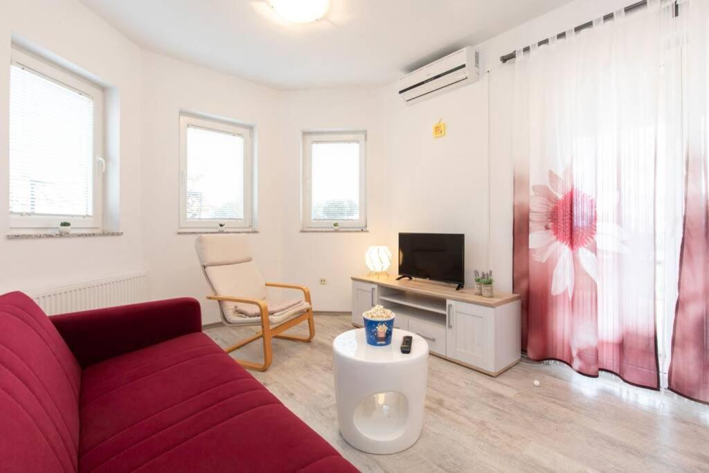 Apartments Doris, Krk 克尔克 外观 照片