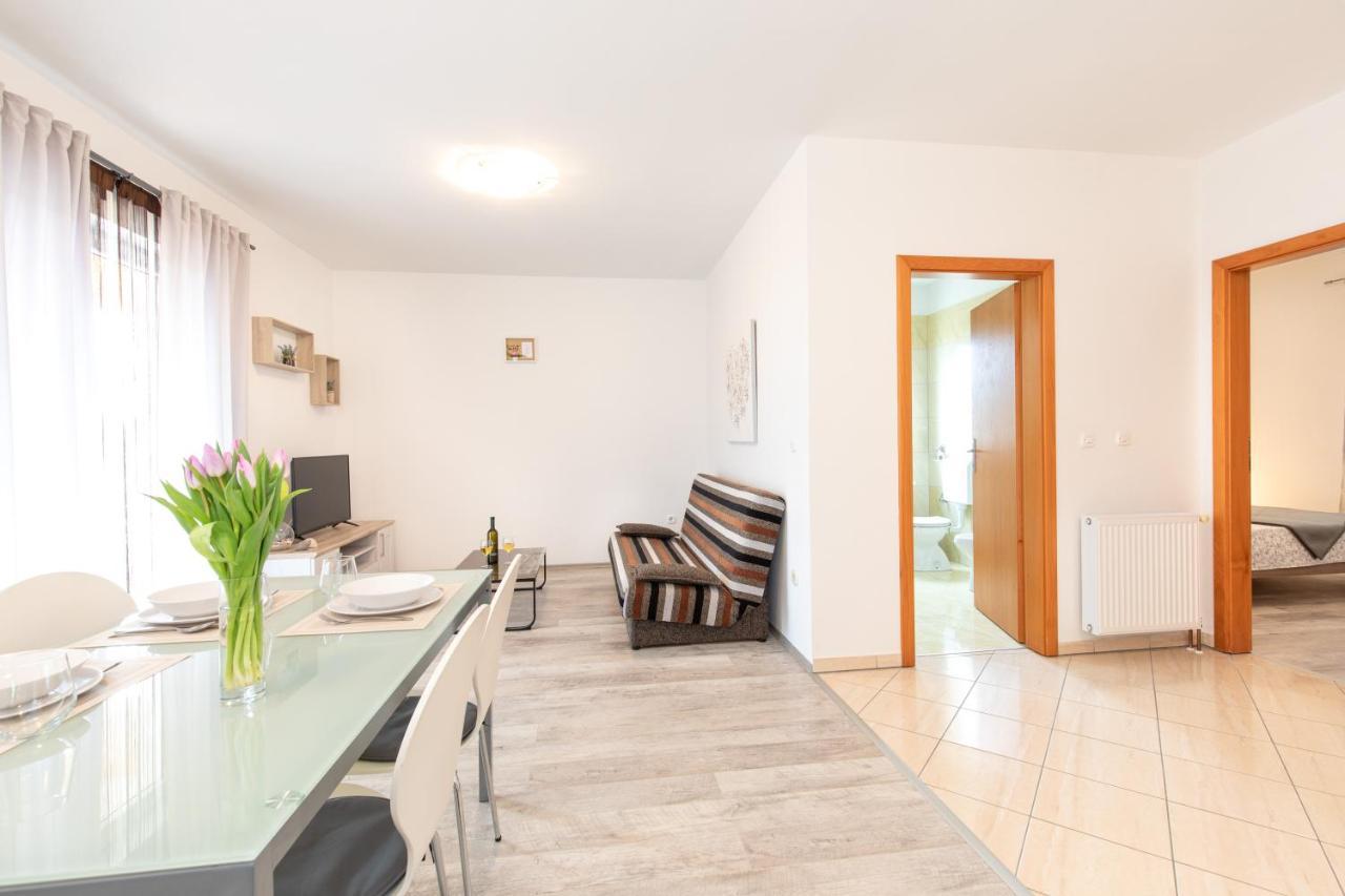Apartments Doris, Krk 克尔克 外观 照片