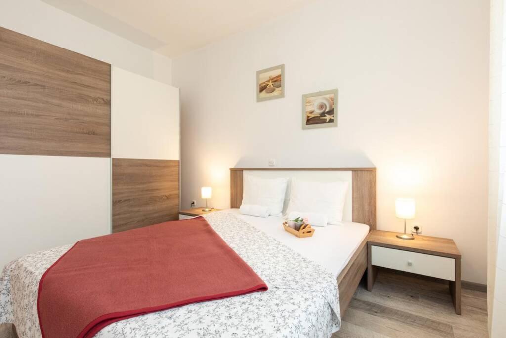 Apartments Doris, Krk 克尔克 外观 照片