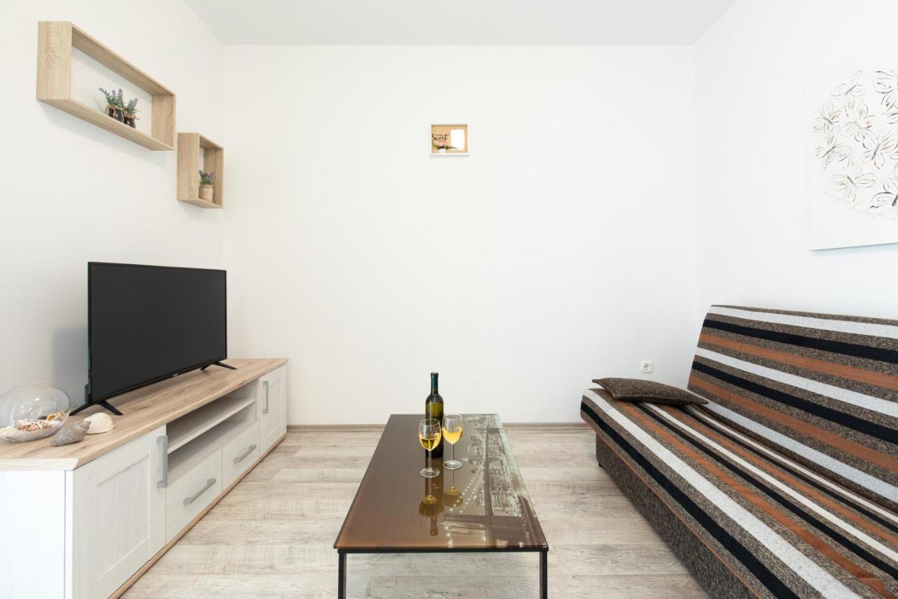Apartments Doris, Krk 克尔克 外观 照片